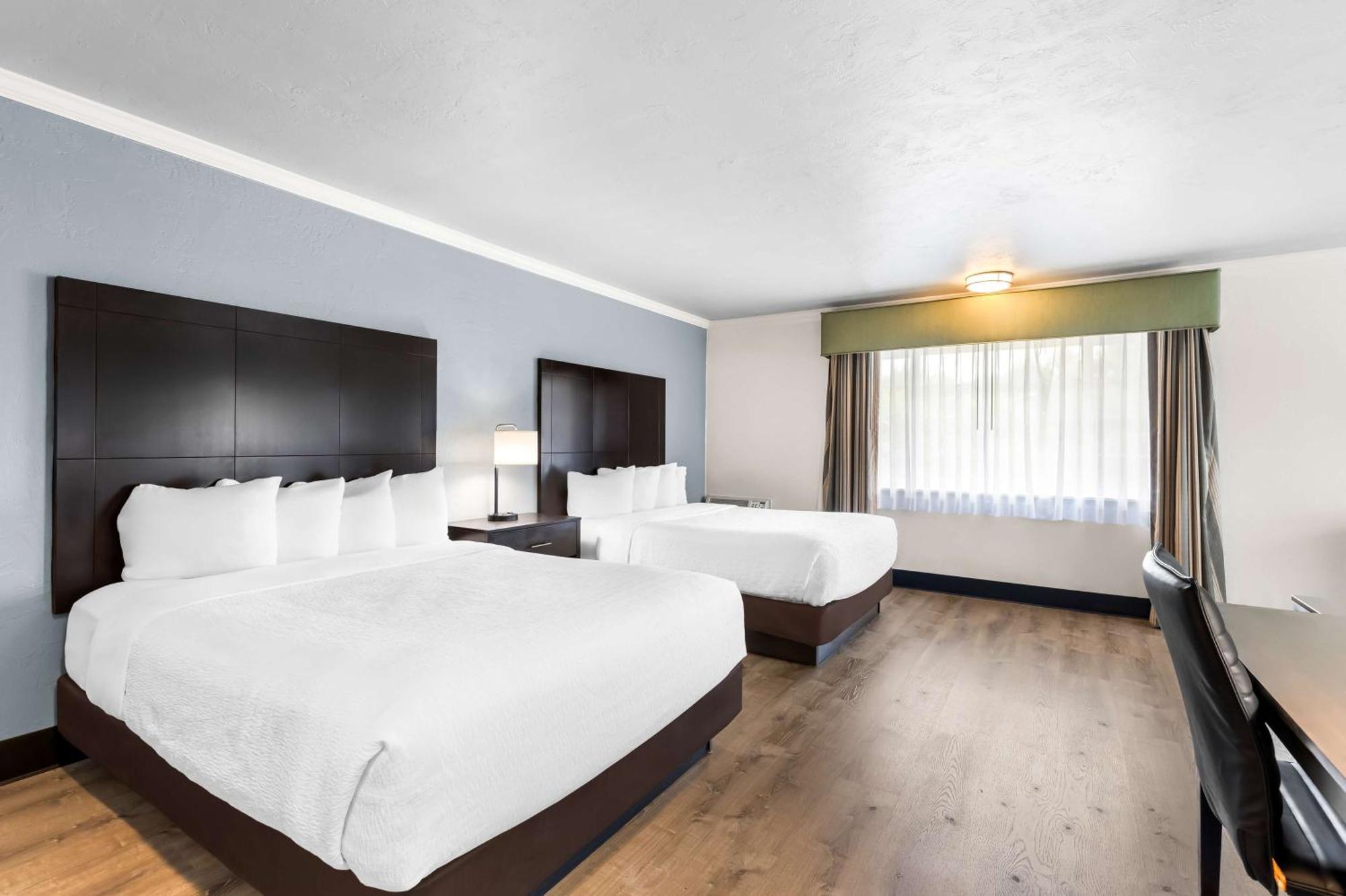 Best Western Plus Parkway Inn Wilsonville Exterior photo